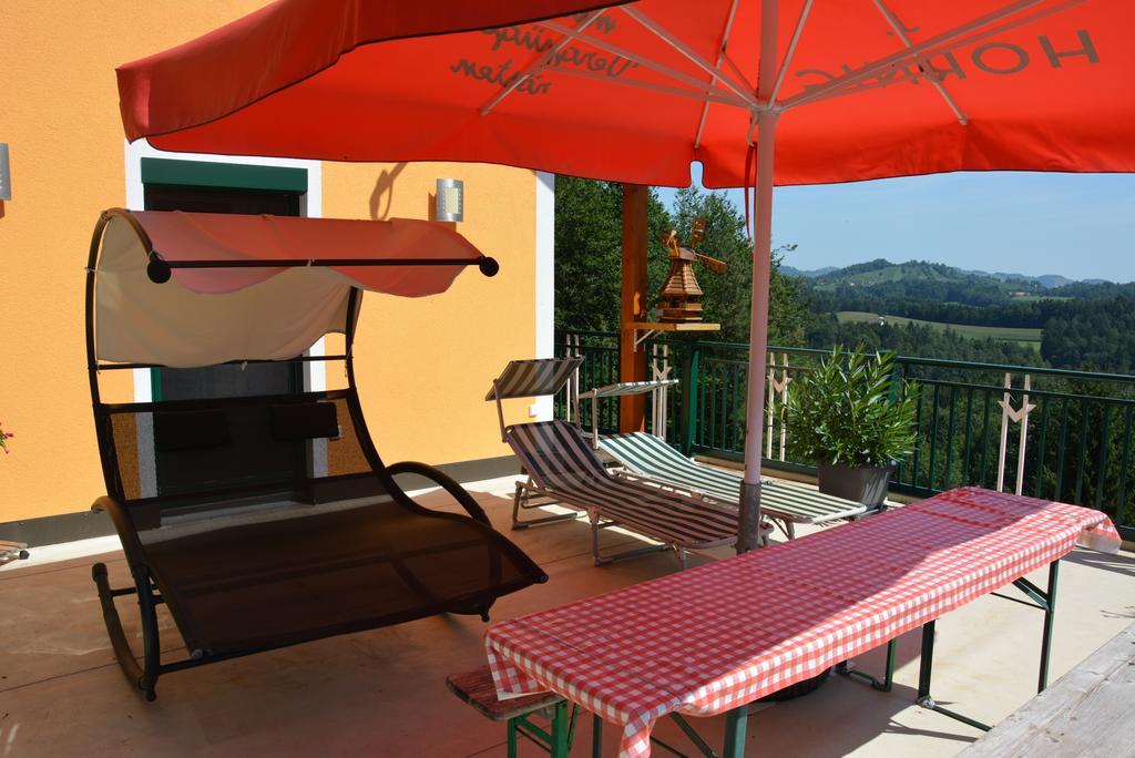 Gaestehaus Schmid Sankt Johann im Saggautal Екстер'єр фото