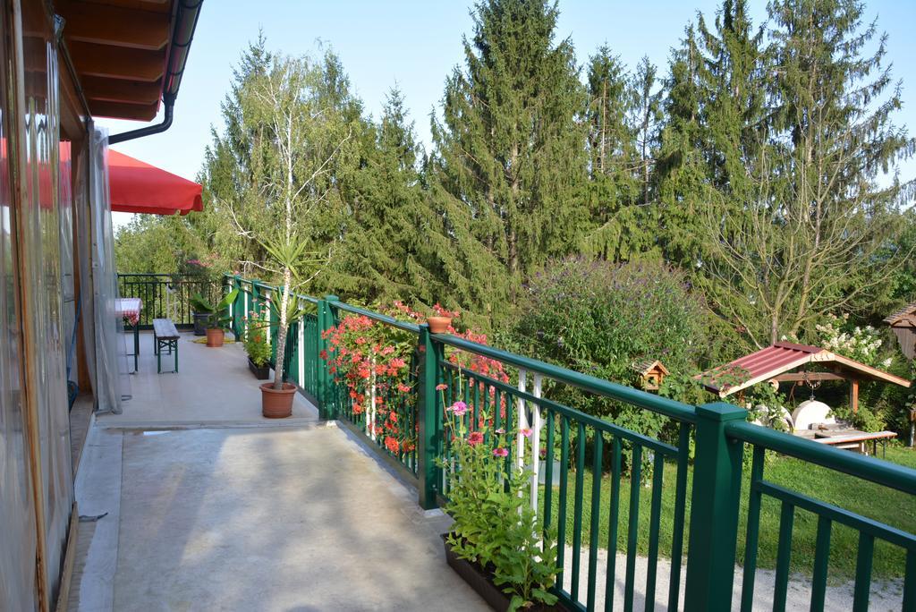 Gaestehaus Schmid Sankt Johann im Saggautal Екстер'єр фото