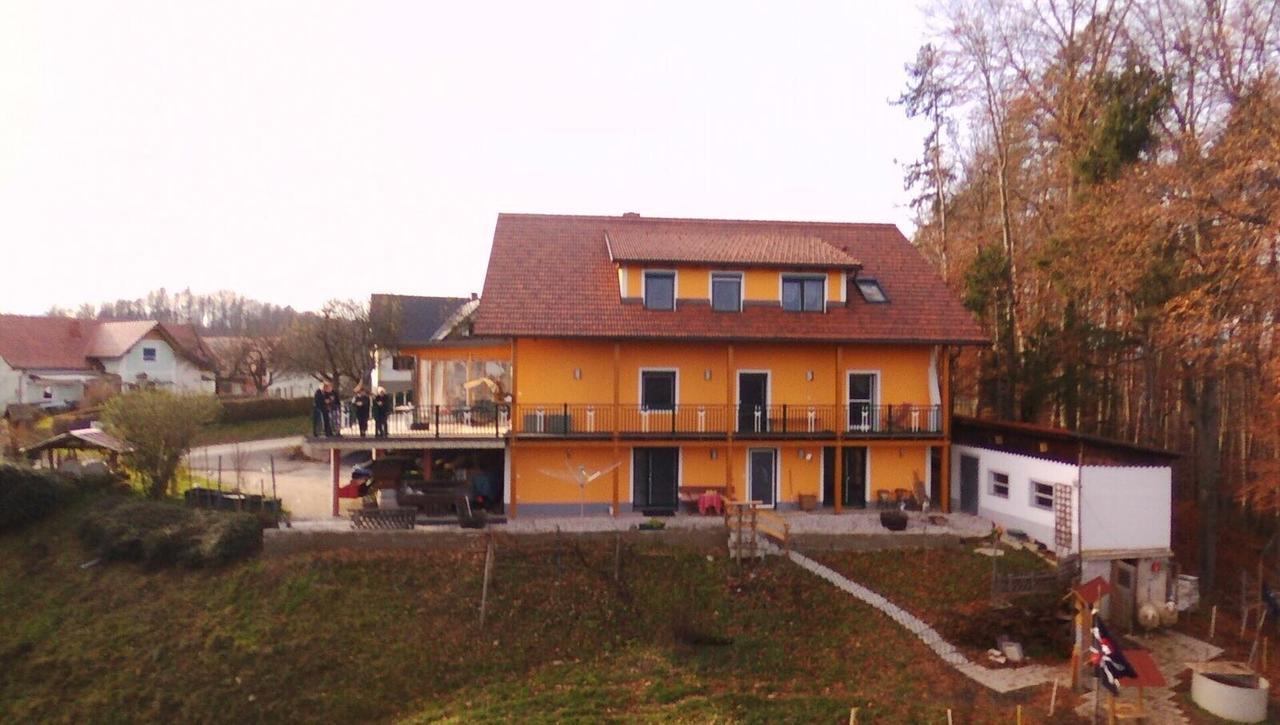 Gaestehaus Schmid Sankt Johann im Saggautal Екстер'єр фото