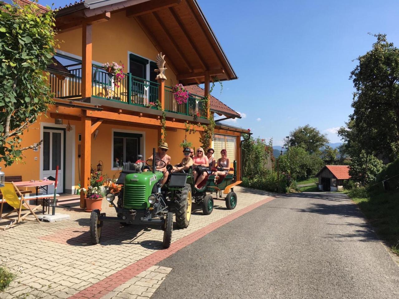 Gaestehaus Schmid Sankt Johann im Saggautal Екстер'єр фото